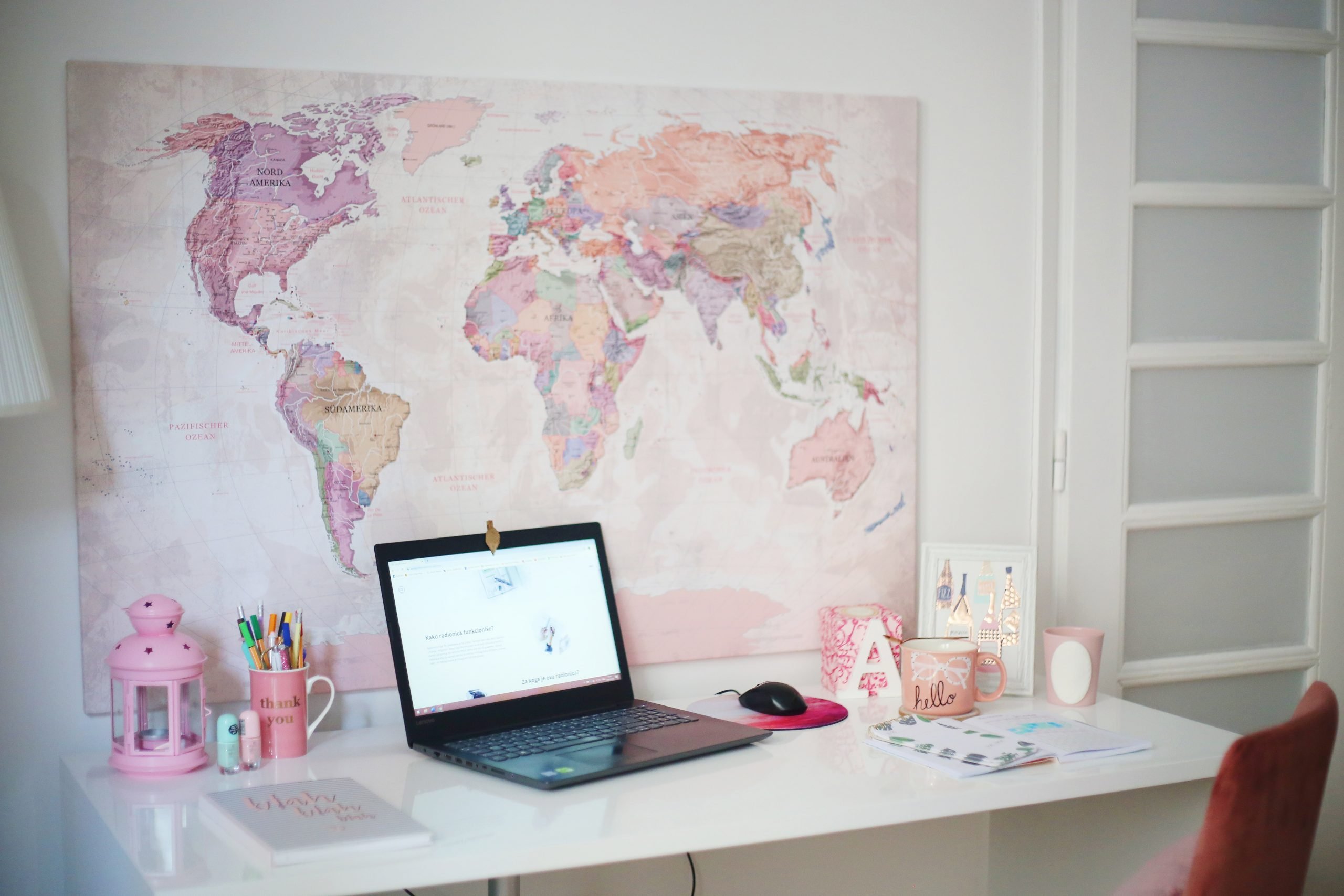 andrijana-bozic-sMNI7Ayn2QM-unsplash-scaled-1 Social Media apps like Pinterest
